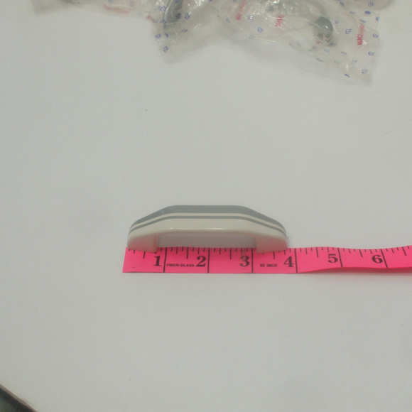Grey And White Plastic Cabinet Doorknob Handles  S - Picture 4 of 6